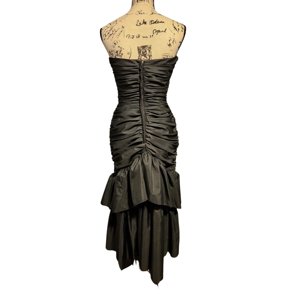 Union Made Vintage Black Strapless Sweetheart Ruched Gown - Picture 5 of 8